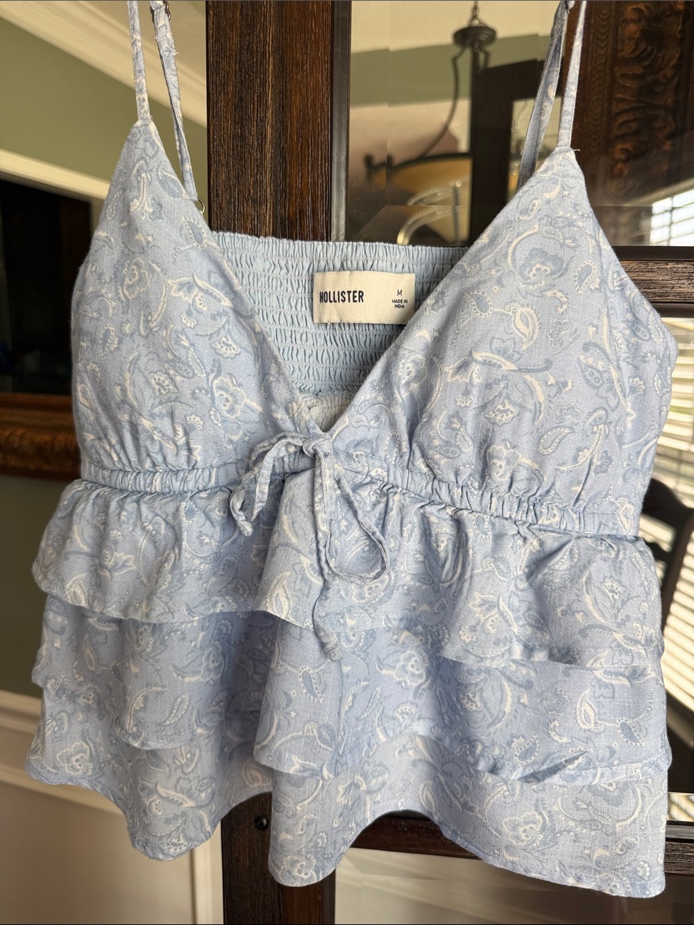 Hollister Light Blue Paisley Tie-Front Ruffle Cami Size M